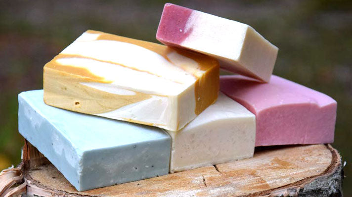 Ihoa hellivät suolasaippuat