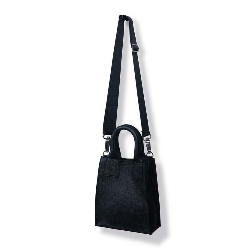 Musta mini tote bag Hurma laukku hirvennahkaa Miiko design suomalainen nahkalaukku