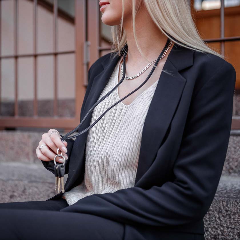 Nahkainen avainnauha musta business turvalukolla Miiko