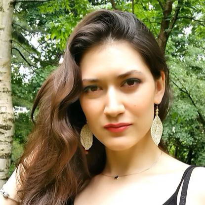 Blatt Design Ohrringe, Gold hergestellt in Finnland, Mai Niemi für Alltag