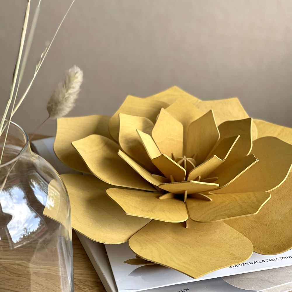 Gelber Dekorationsblume aus Holz, Geschenkidee, Made in Finland, The Finland Shop