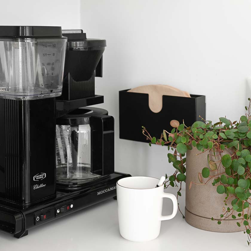 Suodatinpussiteline seinälle teräs Miiko design suomalainen kahvinkeitto