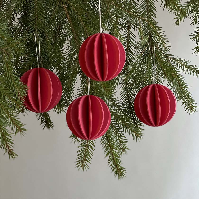Puinen joulukoriste Lovi pallot 4 kpl 6 cm suomalaisesta koivuvanerista joulukuusen koriste