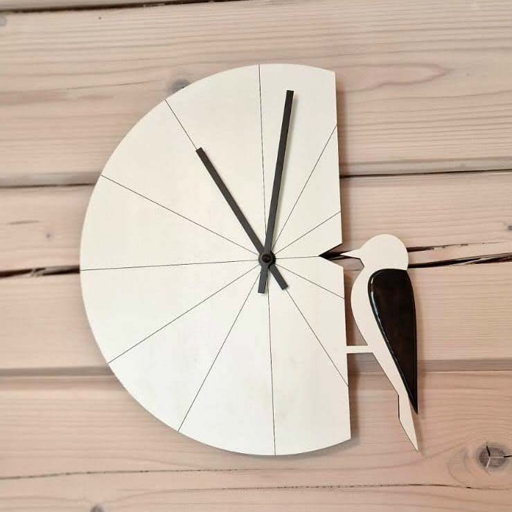 Woodpecker wall clock - white
