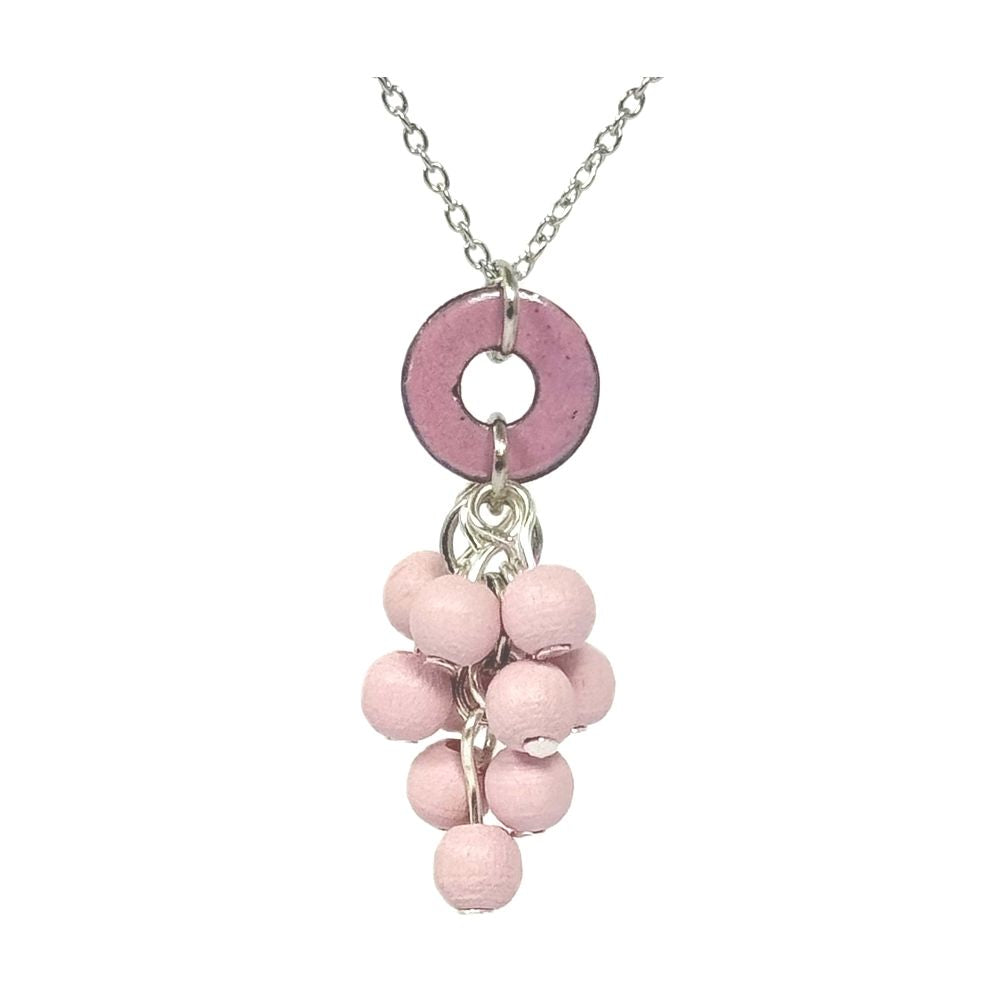 Mimosa Halskette, rosa mit Holzperlen, Sommerohrringe, Blumenohrringe hergestellt in Finnland, Pauliina Rundgren HandiCrafts, Edelstahl