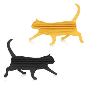 Musta ja keltainen Kissa Lovi suomalainen Avainlippu-tuote, puinen koriste kissaystävälle