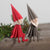Lovi tontut puinen harmaa tonttu ja punainen tyttö tonttu. Suomessa tehty joulukoriste