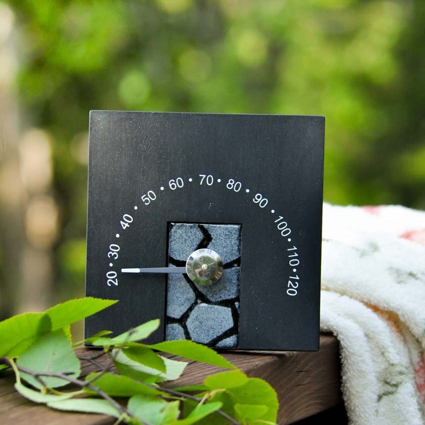 Saunamittari musta puinen suomalainen Kivi Pauliina Rundgren Handicrafts design