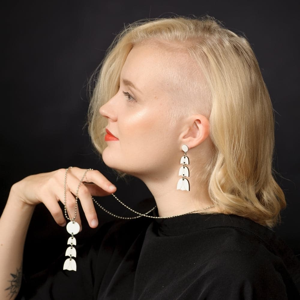 Kissankello kaulakoru suomalainen